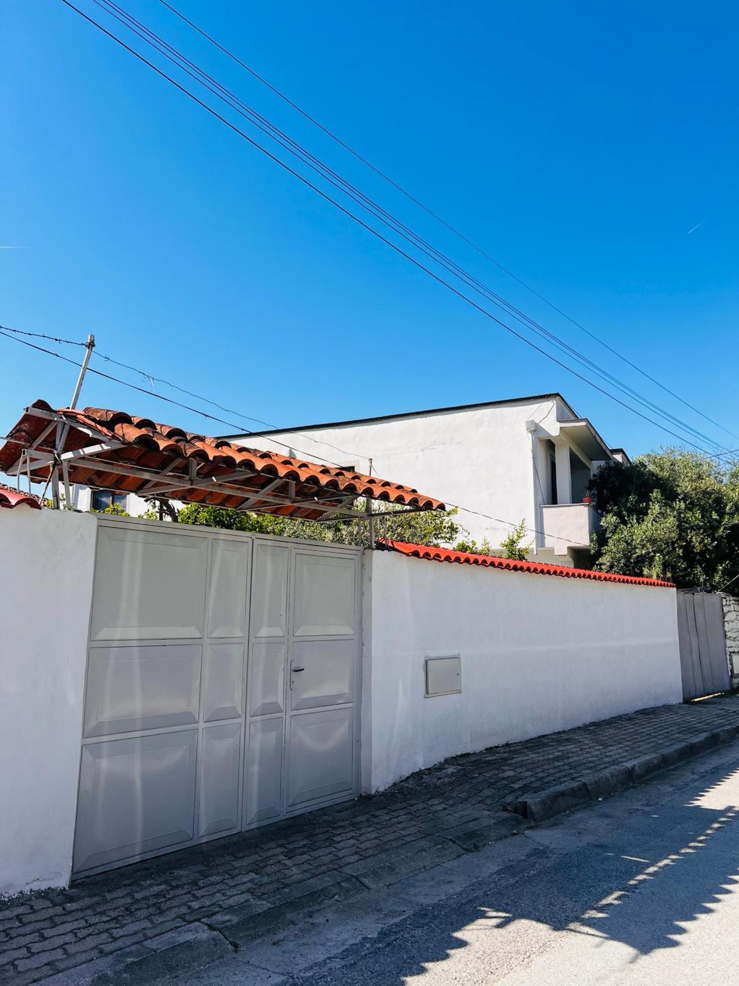 Berat Private Room In Haxhialiu Villa Exterior photo